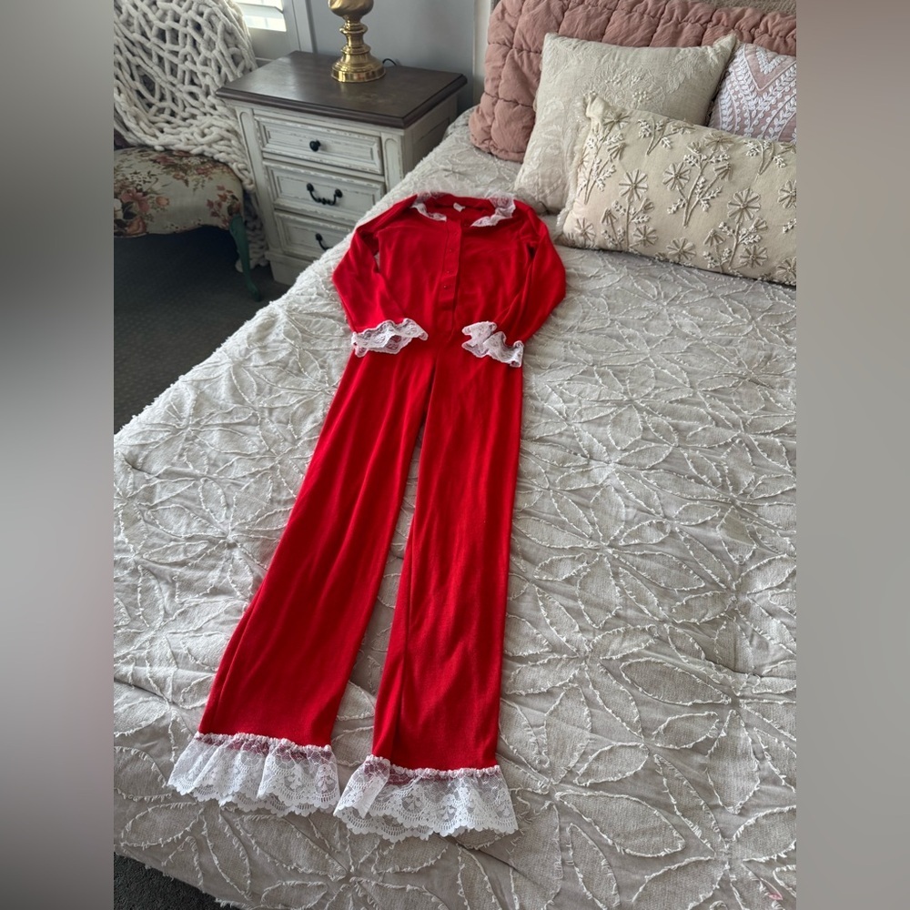 Vintage 70s Jennifer Dale Red Lounge Jumpsuit w Lace Trim & Drop Seat
